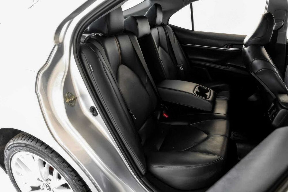 Toyota Camry Xle      2020
