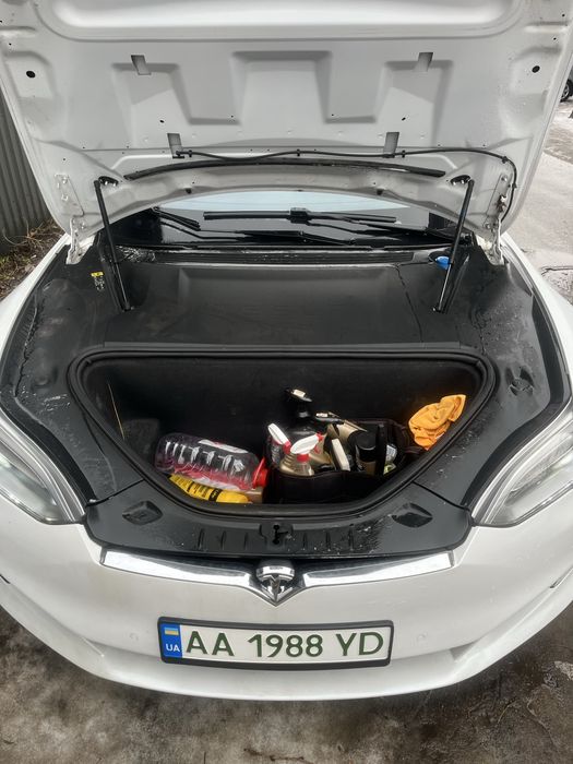 продам Tesla s 2017року