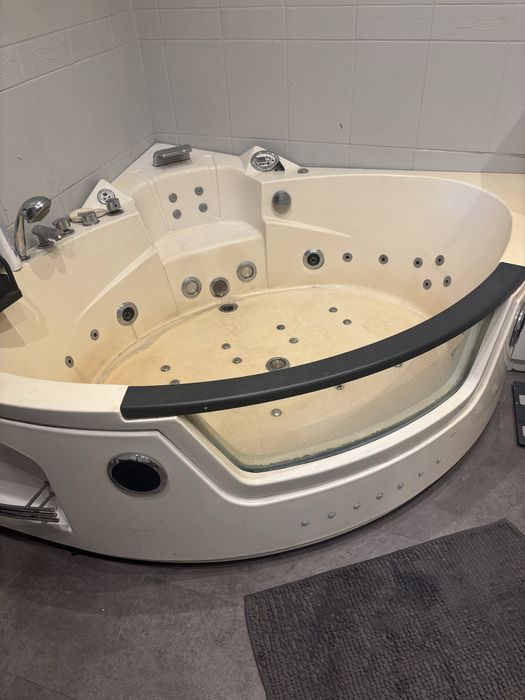 wanna z hydromasażem