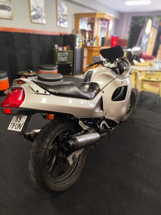 Suzuki GSXF 750 93