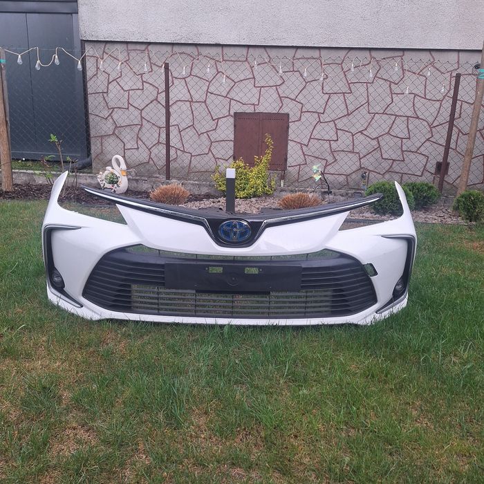Toyota Corolla E21 Sedan 18-23 Zderzak przedni kompletny 040