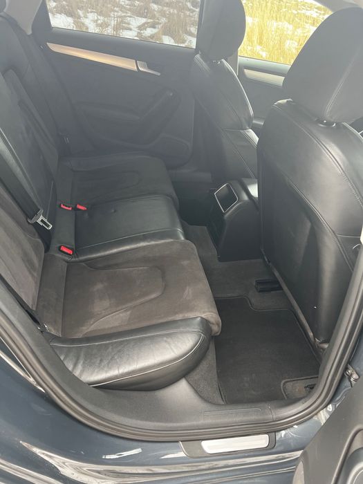 Samochód osobowy Audi A4B8