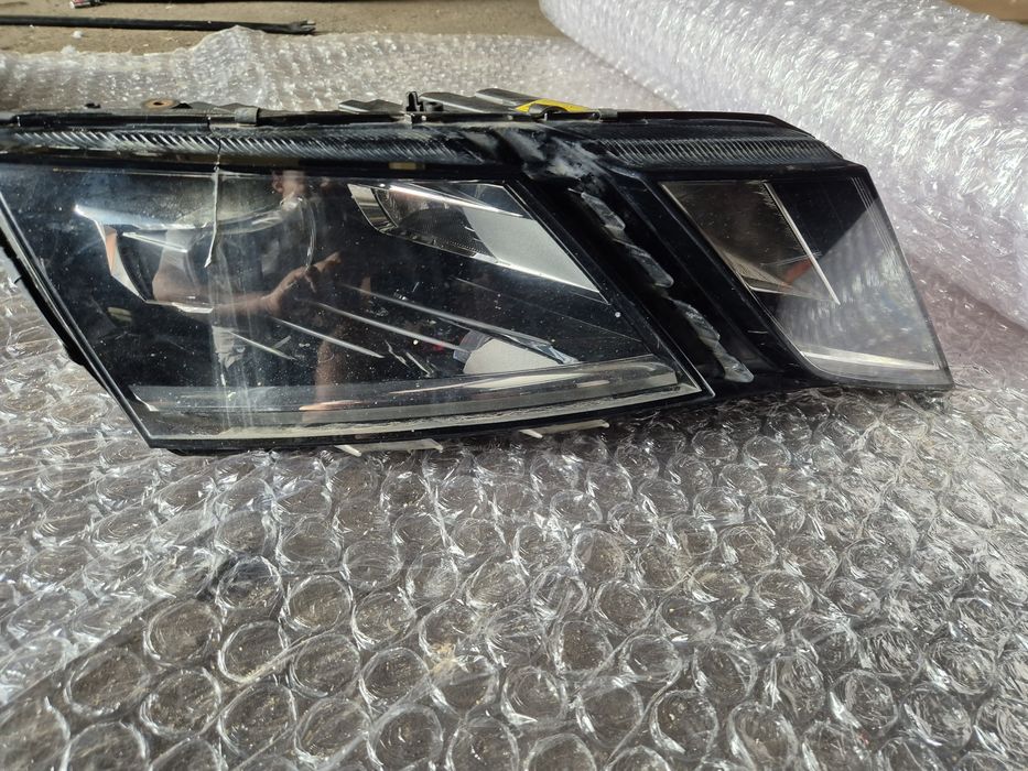 Lampa prawa reflektor Full Led Skoda Octavia III Europa