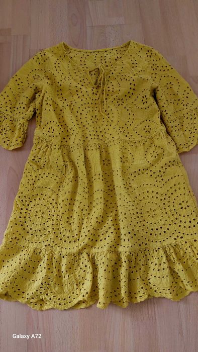 Sukienka r.s/m haftowana