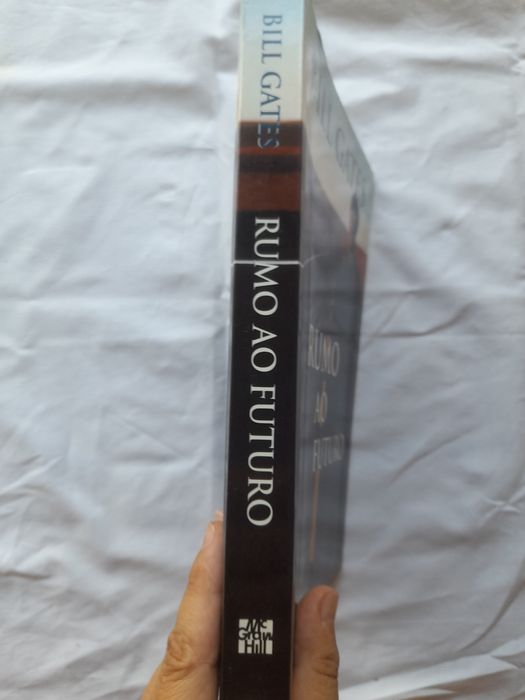 Livro "Rumo ao futuro"