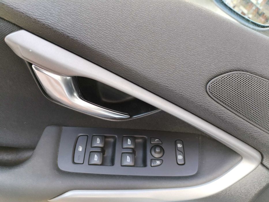VOLVO V40 D3 Impecável