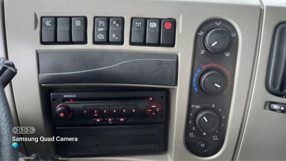 Тягач Renault PREMIUM 450 DXI