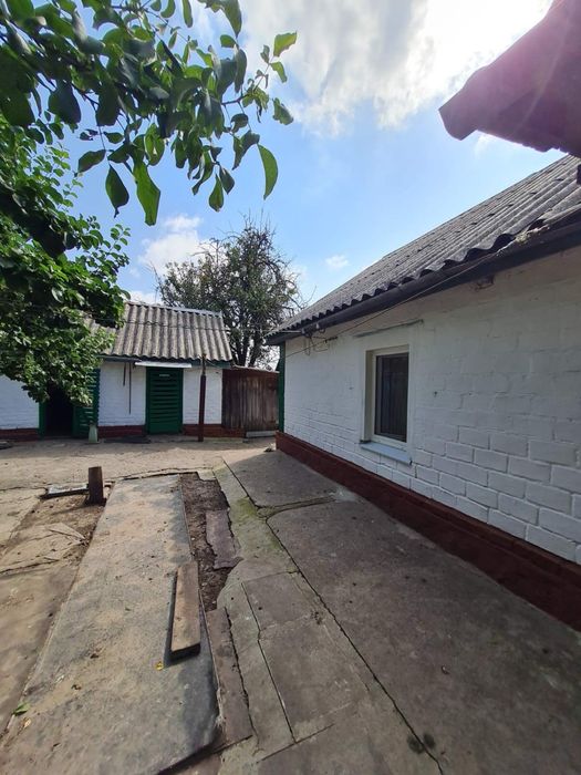 Продам  2 ЗАТИШНІ  будинки   -МОЖЛИВО СЕРТИФІКАТ-20 км від Кременчука)