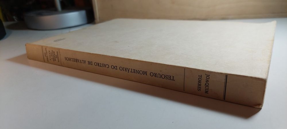 Tesouro Monetário do Castro de Alvarelhos - Joaquim Torres (1979)