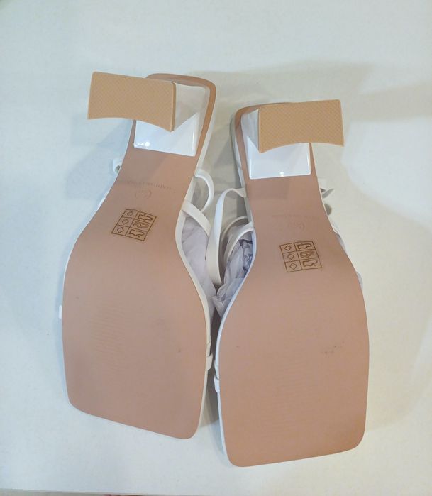 Nasty Gal białe sandały na obcasie r.39 NOWE