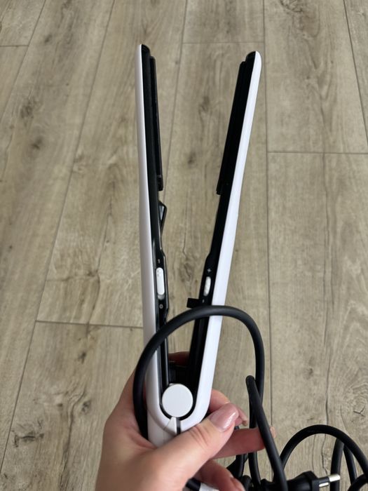 Випрямляч для волосся