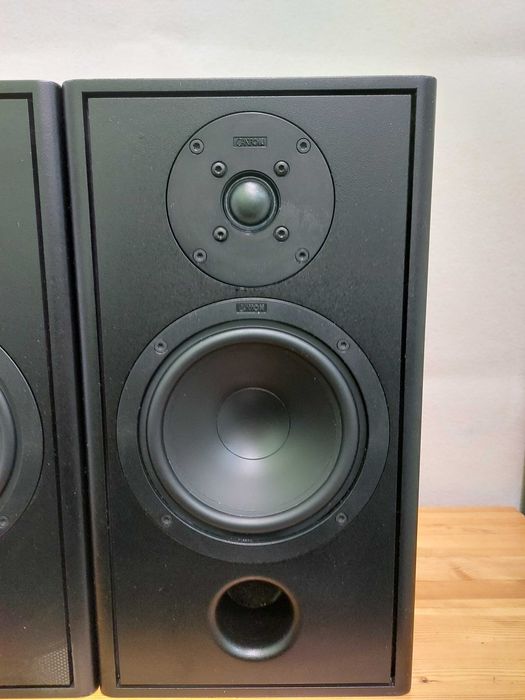kolumny stereo Canton LE103