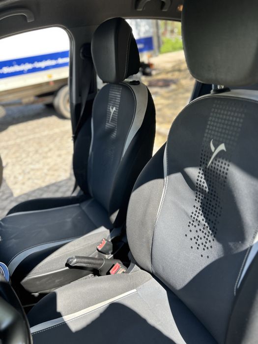 Lancia Ypsilon — fotografia 12