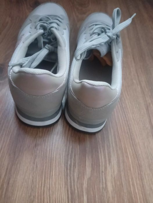 Buty sportowe damskie r.41