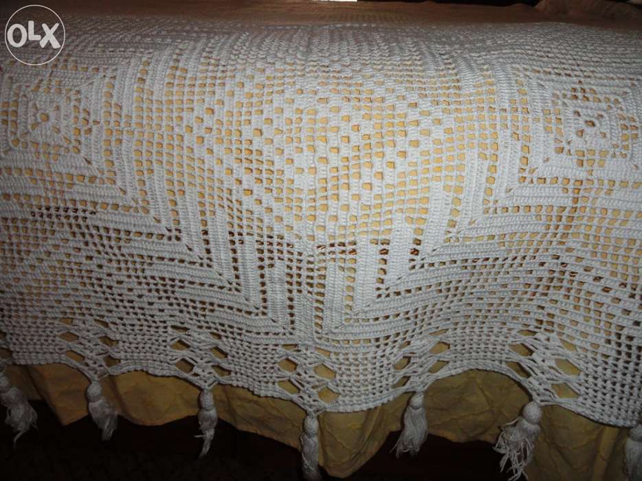 Colcha de renda feita à mão