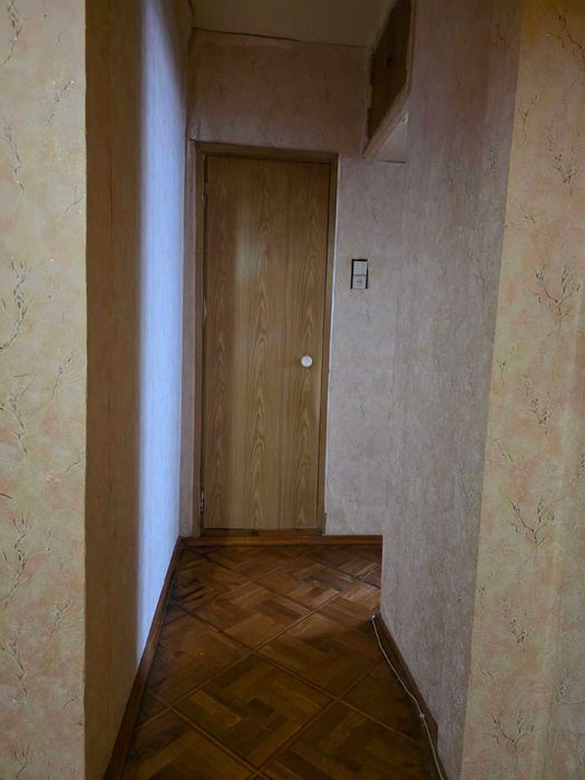 Продам 3-к. квартиру с газовою плитою біля м. Масельского, пр. Героїв Харкова 254 а