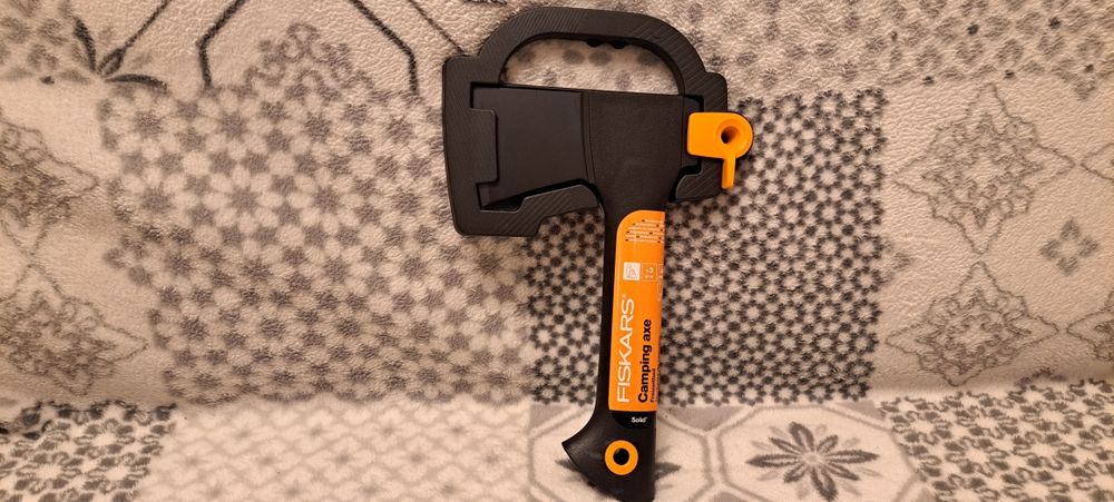 Nowa Siekiera Cieśielska Universalna Fiskars A5 Camping