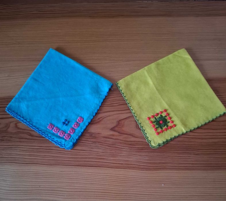 Lenços de Cambraia Bordados