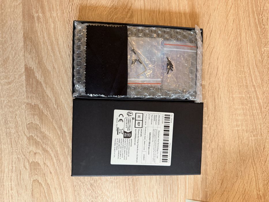 Capa Blindada de Alumínio e Vidro Temperado para iPhone 13 Pro Max (Nova)