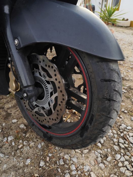 Scooter Sym Maxym 600