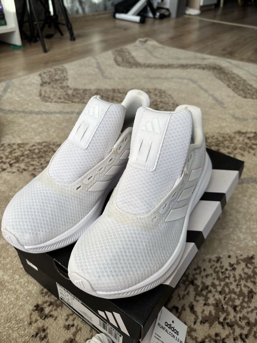 Жіночі бігові кросівки Adidas Runfalcon 3.0 W у білому кольорі 39 1/3