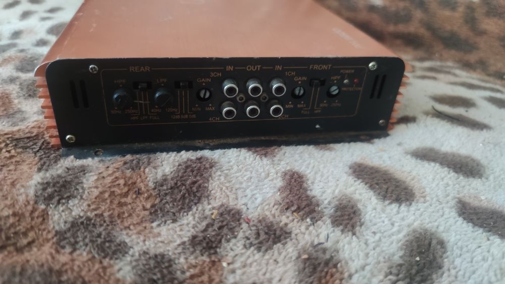 Автомобільний підсилювач hi -Fi