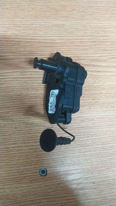 Porsche 911 992 актуатор лючка бензобака 992809714