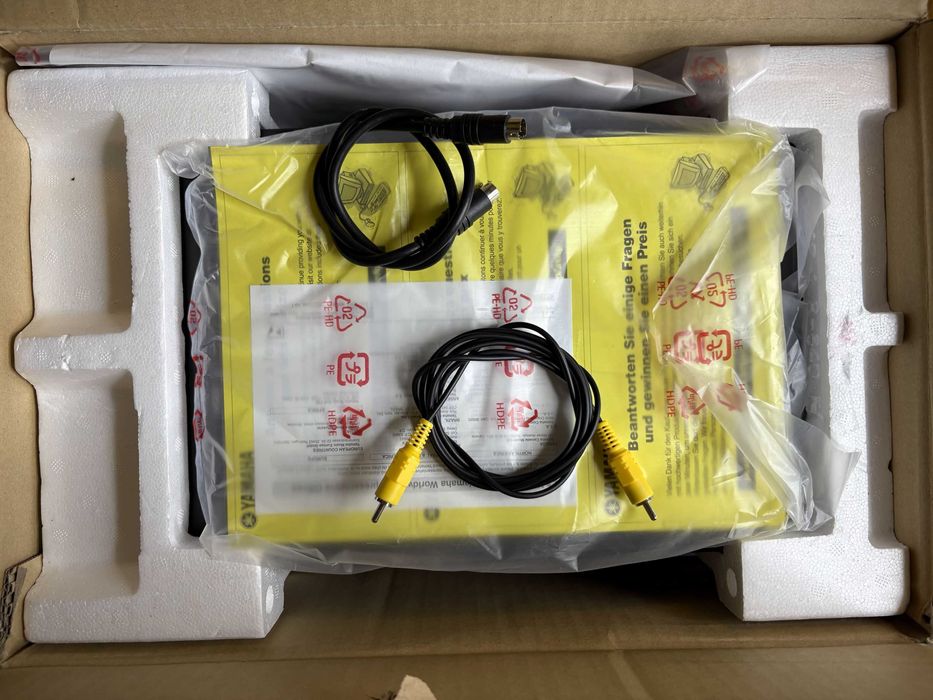 Yamaha PianoCraft R-840 + DVD-840 Czarny