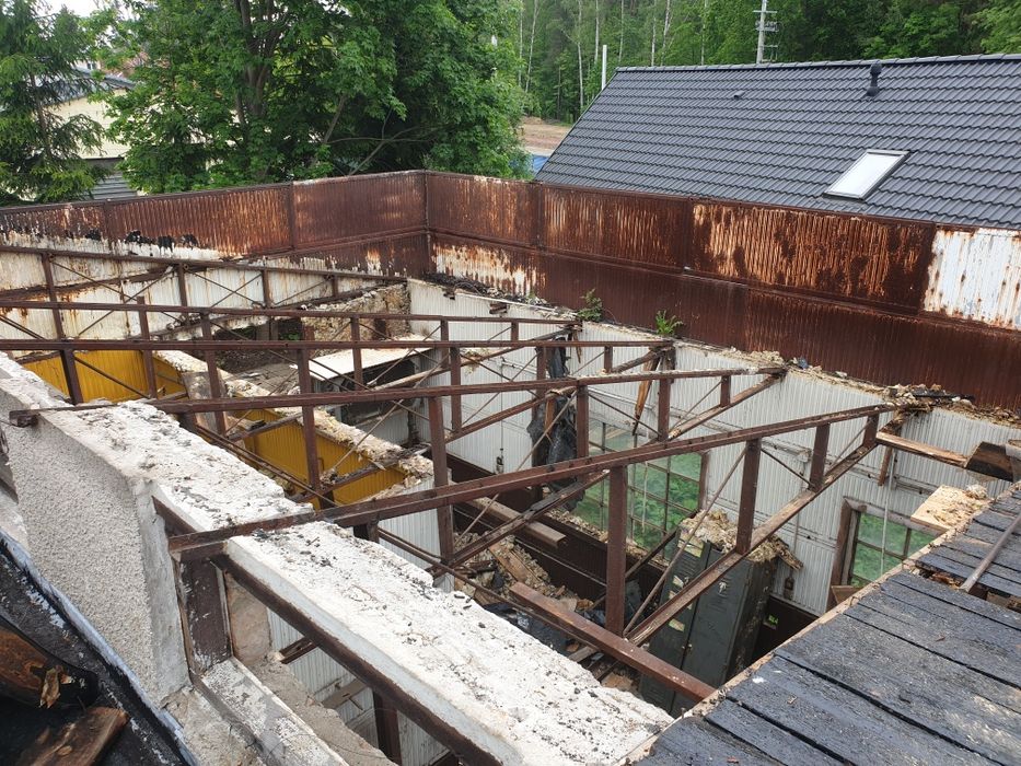 Wyburzenia , prace rozbiórkowe , skuwanie płytek