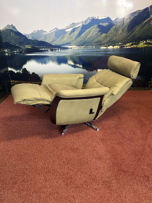 N:10.    Fotel obrotowy rozkladany relax, nowy.