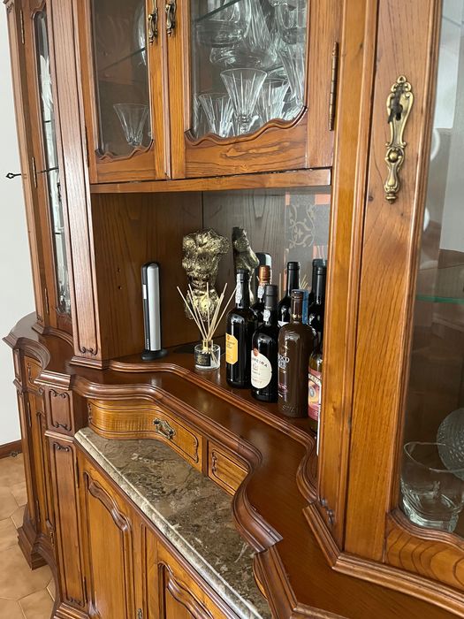 Móvel louçeiro em madeira