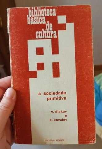 A Sociedade Primitiva de V. Diakov e S. Kovalev
