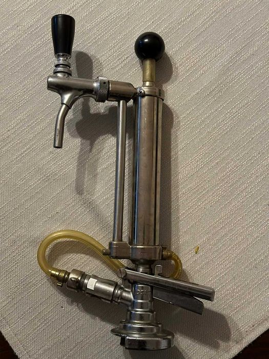 Nalewak do piwa z pompką