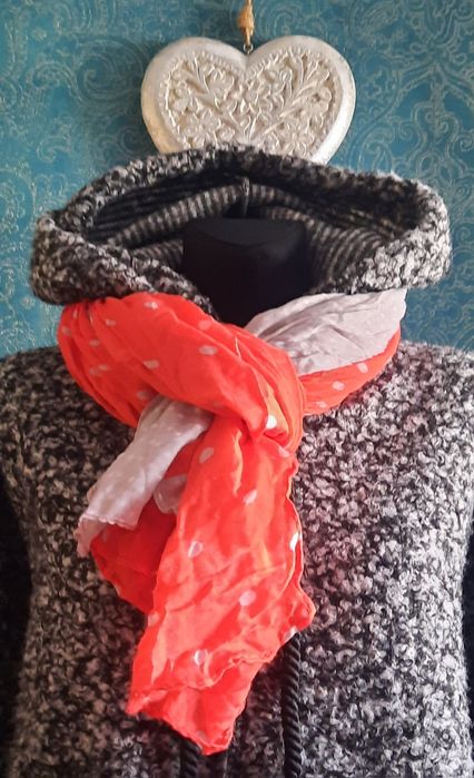 Dwukolorowy szal w groszki 100x160