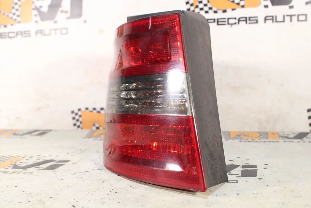 Ótica / farol esquerda MERCEDES-BENZ Classe B (W245)