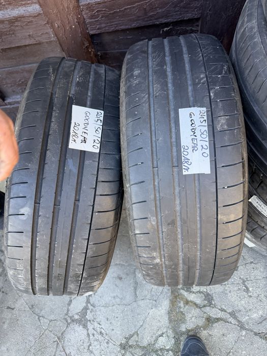 245/50R20 Good year suv