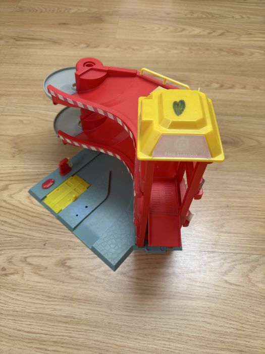 Brinquedo garagem e pista 3 pisos