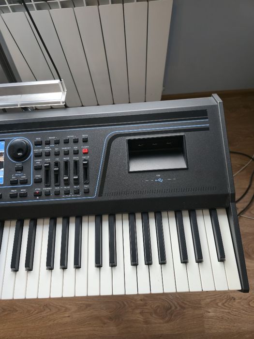 Ketron SD9 keyboard