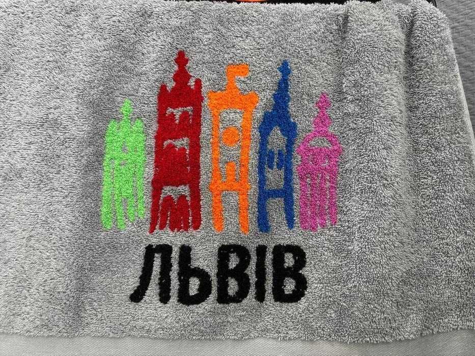 Махрова синельна вишивка на одязі