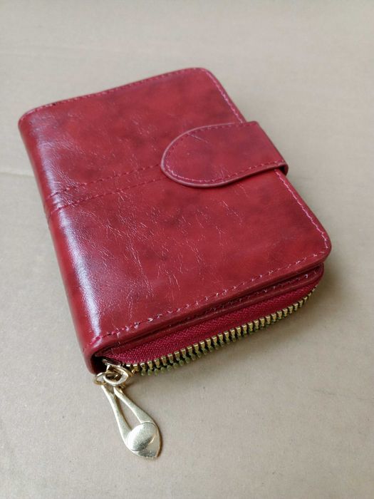 Stylowy Czerwony Portfel Damski – Nowy!