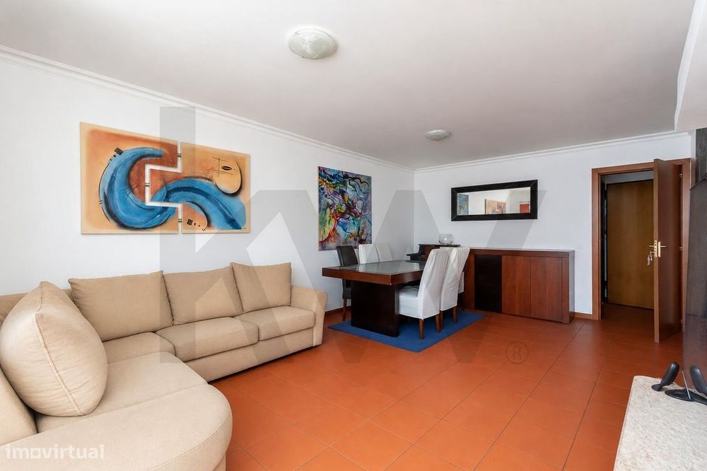 T3 com Varanda e Excelente Luminosidade | Amadora