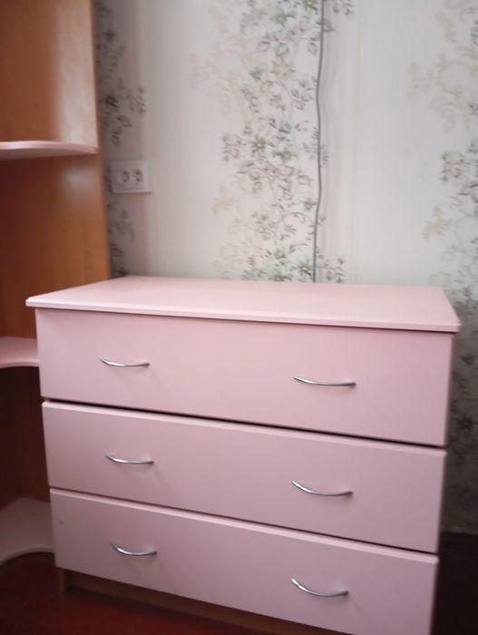 Комод, шафа, телаж для книг. Меблі дитячі