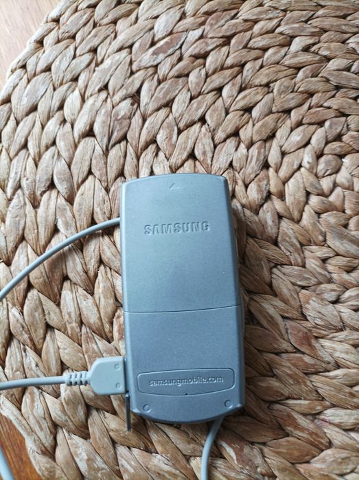 Samsung J 700 stary telefon