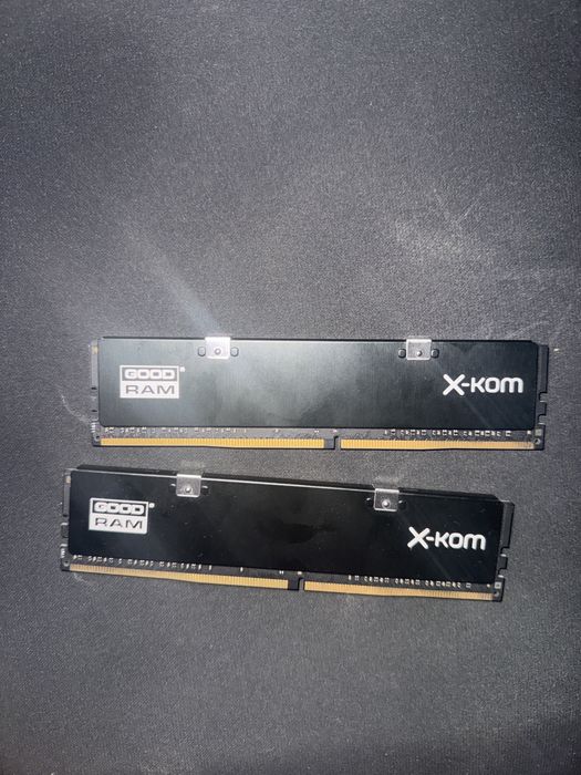 2x8 GB DDR4 goodram 2600