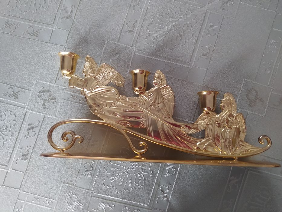 Świecznik z aniołami na trzy świeczki