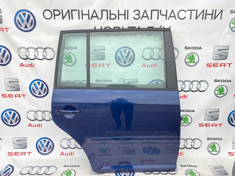 Двері двери передні задні праві ліві Volkswagen Touran LB5N