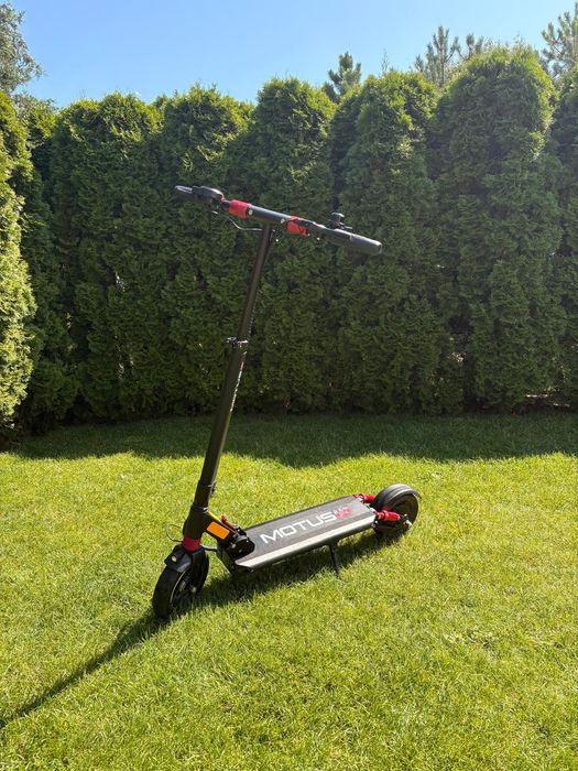 Hulajnoga elektryczna Motus 8.5 pro lite z ładowarką