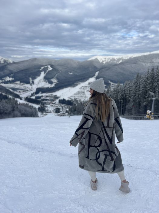 Натуральна стильна шуба