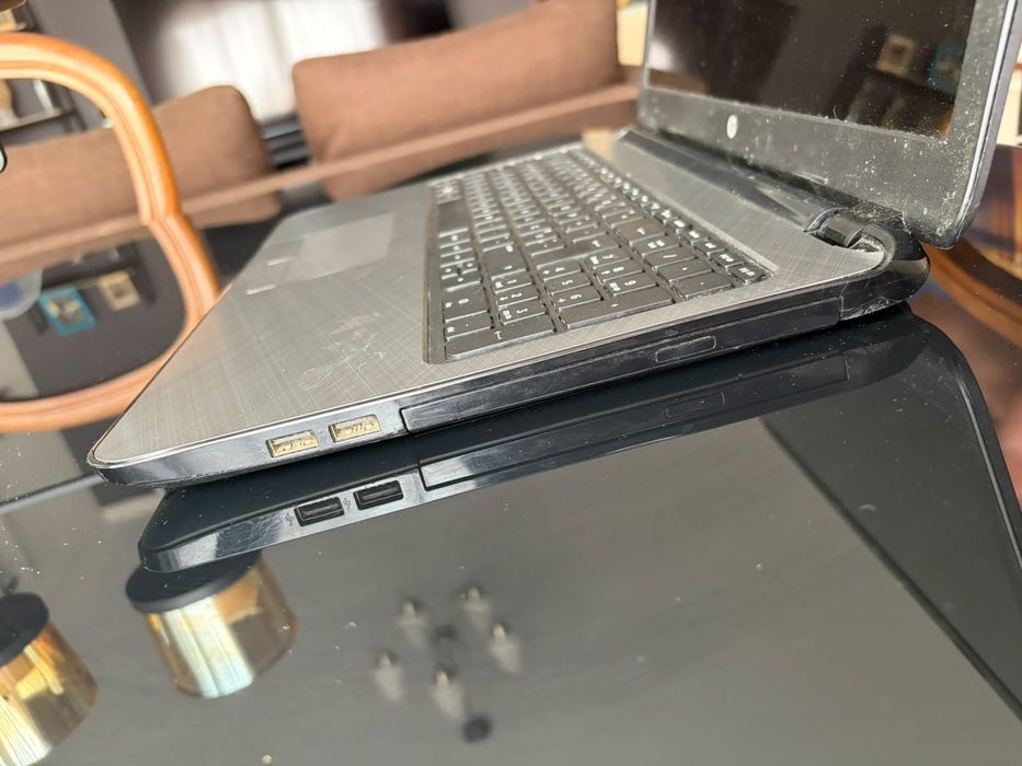 HP Notebook 15" – Para Peças ou Reparação