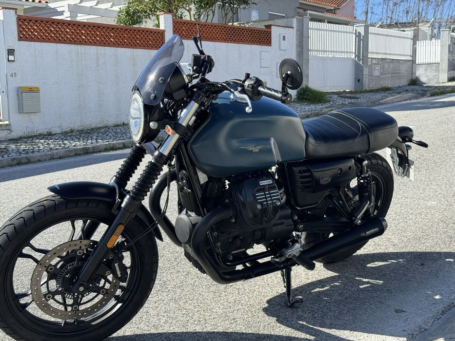 Moto Guzzi V7 III Stone Night Pack (2021) – 23.000 km – Oportunidade